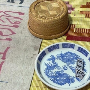 赌博还涉毒？泰警清查地下斗鸡场，抓获17人