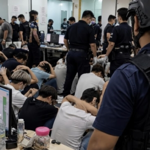 马来西亚突袭世界杯赌球窝点，34人被捕含28名中国籍