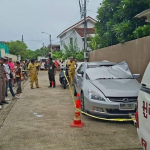 曼谷轿车内男女离奇死亡，男子仍戴安全套