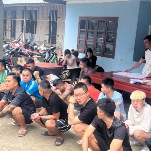 万象警方突查公寓出租房，抓获9名中国籍及14名越南嫌疑人