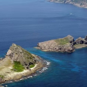 中日海警船争议海域对峙，双方均称已驱离对方船只