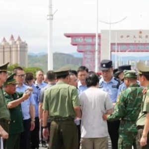 越南警方清查跨境电诈窝点，3名中国籍通缉人员被抓获移交