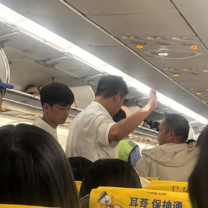 从曼谷回南昌刚下飞机遇检查，中国乘客讲述现场经过