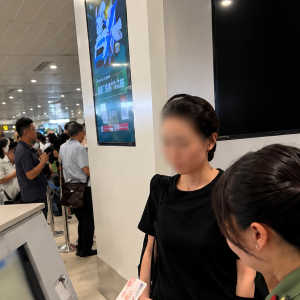 中国旅客越南机场办理手续时被发现证件异常