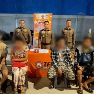 泰国交警检查站拦截可疑车辆，发现7名缅甸籍人员非法入境