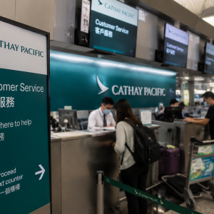 国泰航空前员工收贿助偷渡潜逃15年，香港判囚20个月