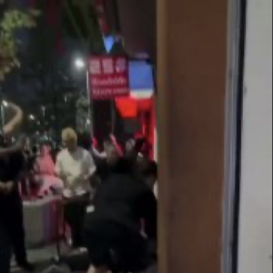 吉隆坡TRX附近发生群体冲突！多名中国籍人员涉街头斗殴