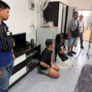 泰国呵叻39岁网红被举报吸毒，警方搜查未发现毒品