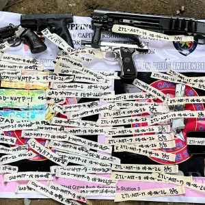 身穿警服却卷入枪械交易，两名菲律宾警员接受调查