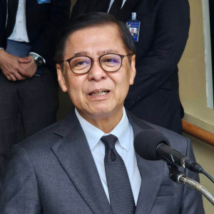 中国游客登机受阻争议，泰国外长：希望中方加强沟通释疑