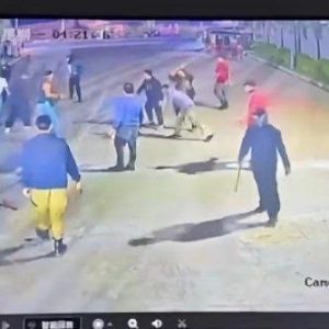 柬埔寨15人围殴致1死3重伤，法院统一判刑13年