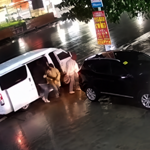 菲律宾中国商人遭持枪绑架，整个过程仅约10秒