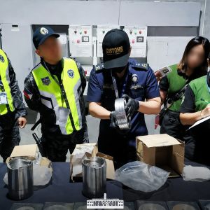 汽车零件里藏“大货”！菲律宾查获1160万比索疑似冰毒
