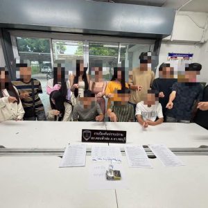 春武里深夜扫毒动真格：14人被抓，10袋氯胺酮遭扣