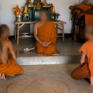 泰国寺庙突击尿检！14名僧侣中3人涉毒，房间还搜出冰毒