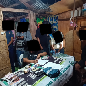 菲律宾警方突袭毒窝！冰毒、手枪和弹药同时被查