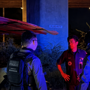 北榄少年骑摩托车遭持枪追赶，对方连续开枪致2人重伤