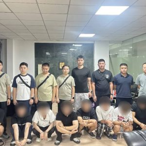 福建尤溪警方突袭刷单诈骗窝点：抓获8人查获电脑手机