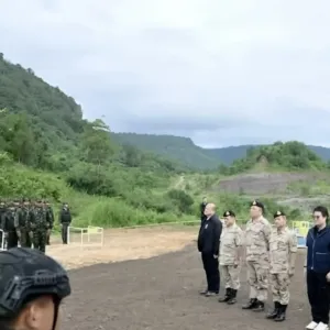 泰总理阿努廷现身柏威夏边境，柬埔寨提出“最强烈抗议”