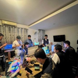 金边再查电诈窝点！12名越南籍人员＋电子设备一并被查