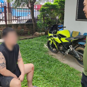 刚因带4名中国人被捕，保释期泰国司机又接“偷渡客”被抓