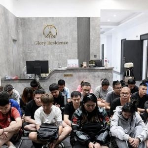 老挝万象连捣2个电诈网赌窝点！21名华人及台籍人员落网