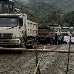 中资参股矿企引发争议？菲律宾约800人现场抗议