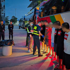 柬埔寨持续严打网络诈骗，121名中国籍人员被遣返