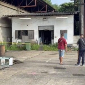 泰国大城仓库频遭盗窃，管理员蹲守开枪致窃贼重伤