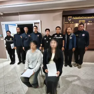 泰国突查中国语言学校！两名中国女子涉违规就业被捕