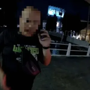 没驾照还敢跑？泰国军人拒检逃逸，最后撞警投案
