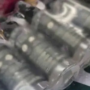 冰毒竟装进香水和喷雾瓶！泰国海关截获5730克毒品