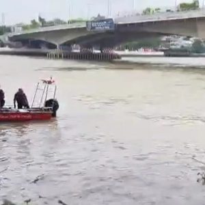 曼谷湄南河佛桥水域发现身份不明男尸，死亡超48小时