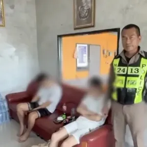 2名中国男子无入境证件被查，司机承认收取2万泰铢