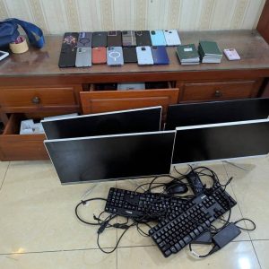 柬埔寨金边突查一处住所，9名孟加拉人被查并发现假美元