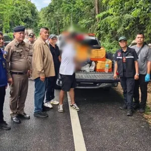 泰国警方追车拦截320万粒疯药，嫌疑人翻车被捕
