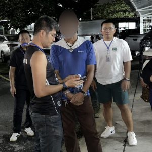 泰国61岁男子涉性侵10岁养女被捕，面对警方否认指控