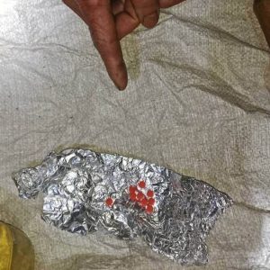 泰国男子鞋内藏9粒疯药，提出30万泰铢换自由遭拒