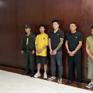 4名中国男子越南机场被拘，托运行李查出1793条香烟