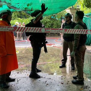 曼谷民宅起火传枪声！男子死亡，警方查获M60机枪及疑似爆炸物 ...