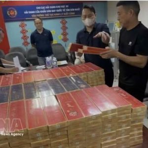 4名中国籍男子涉走私近1.8万包香烟在越南胡志明市被捕