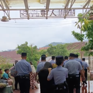 老挝万象突袭涉诈窝点！数十名中国籍人员被押解回国