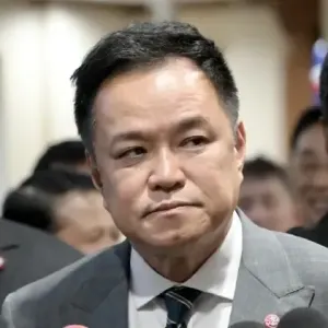 阿努廷回应灾区发现金争议：救济包发完后用个人现金帮助灾民 ...