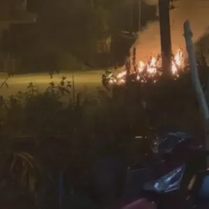 自制爆炸装置藏摩托车内，泰南加油站前发生爆炸!