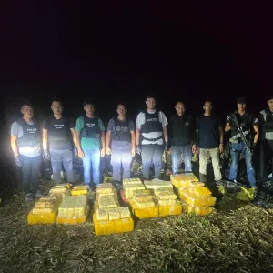 9个麻袋藏217万颗冰毒！泰国警方清莱查获大批毒品