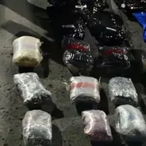 菲律宾布基农连续展开两场缉毒行动，3名嫌疑人先后落网