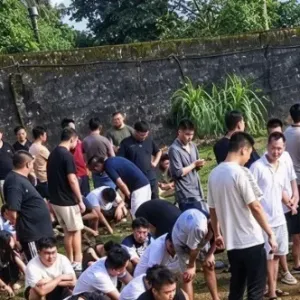 利比里亚突查窝点，60余名中国人据报被控制