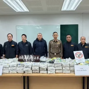 泰国警方查获171.5公斤冰毒！藏在茶叶袋和皮卡暗格内