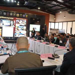 泰国国际金融会议安保升级！警方盘查4人，查获冰毒和刀具